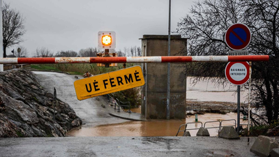 Store oversvømmelser i Frankrike og Spania