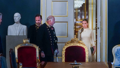 Kronprinsessen deltar i statsråd