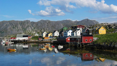 Turister reddet etter at fritidsbåt sank utenfor Gjesvær